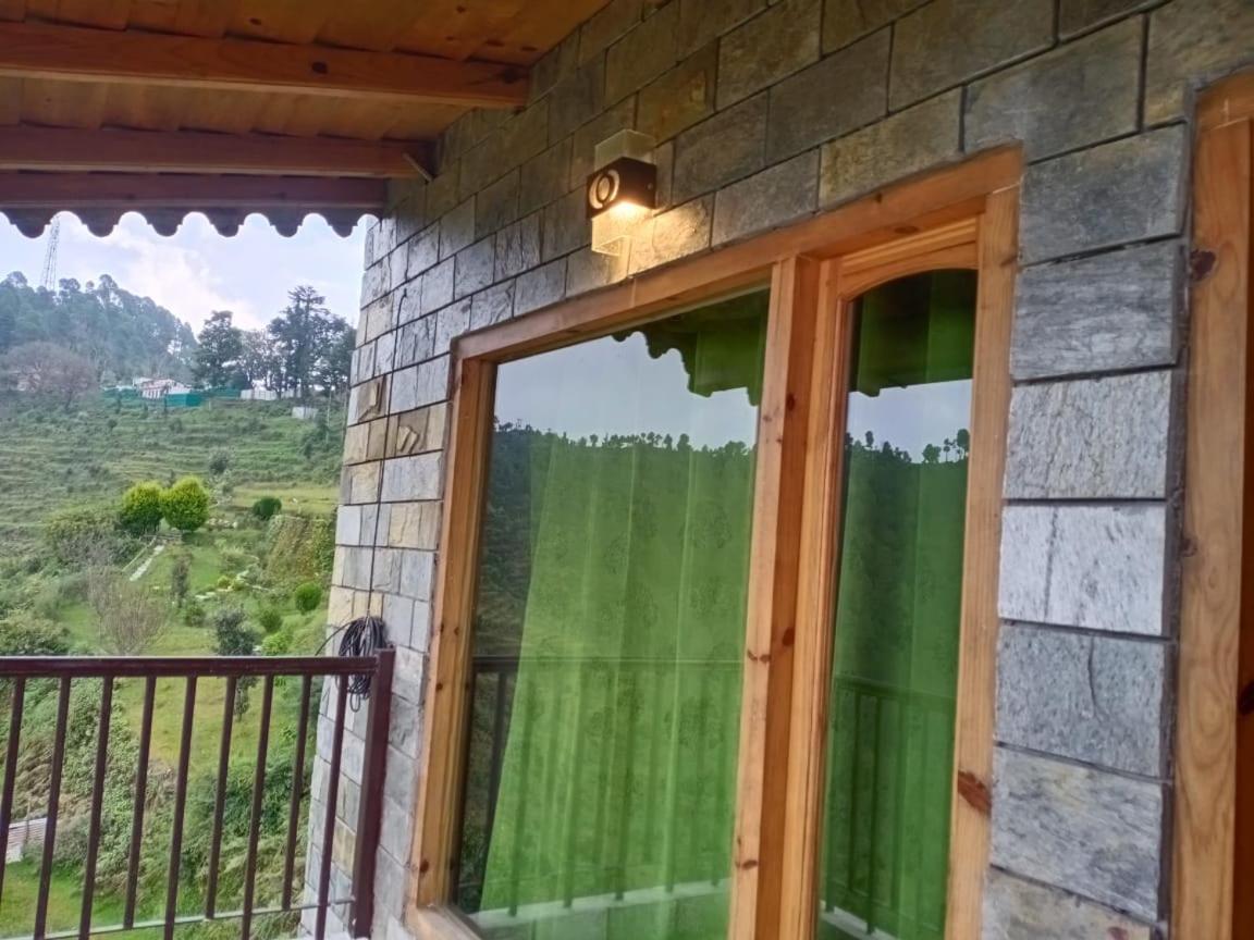 Elphinstone Inn Almora Extérieur photo