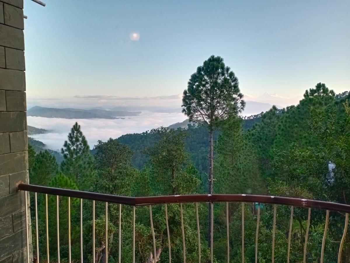 Elphinstone Inn Almora Extérieur photo
