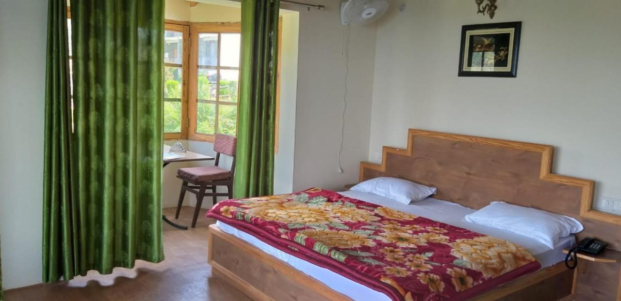 Elphinstone Inn Almora Extérieur photo