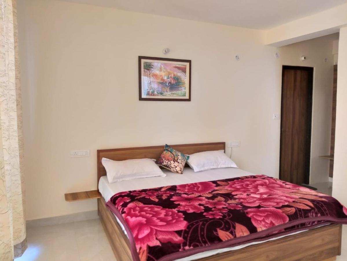 Elphinstone Inn Almora Extérieur photo