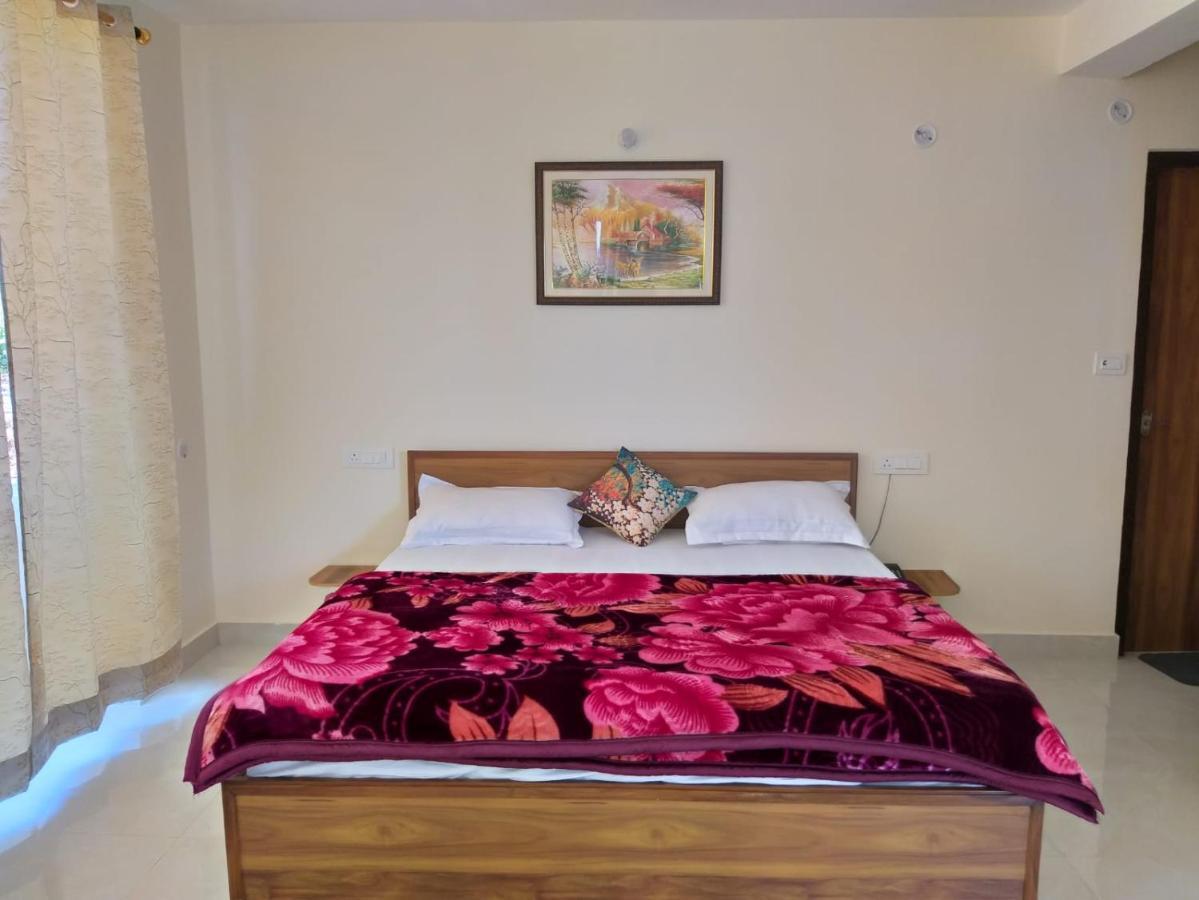Elphinstone Inn Almora Extérieur photo