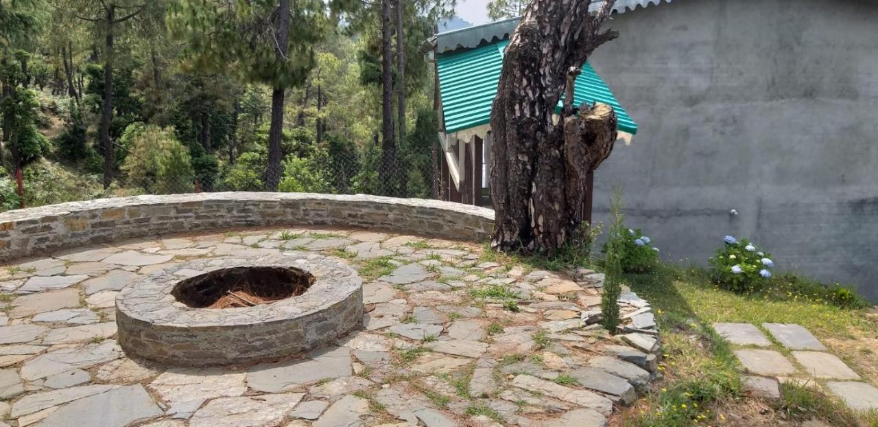 Elphinstone Inn Almora Extérieur photo