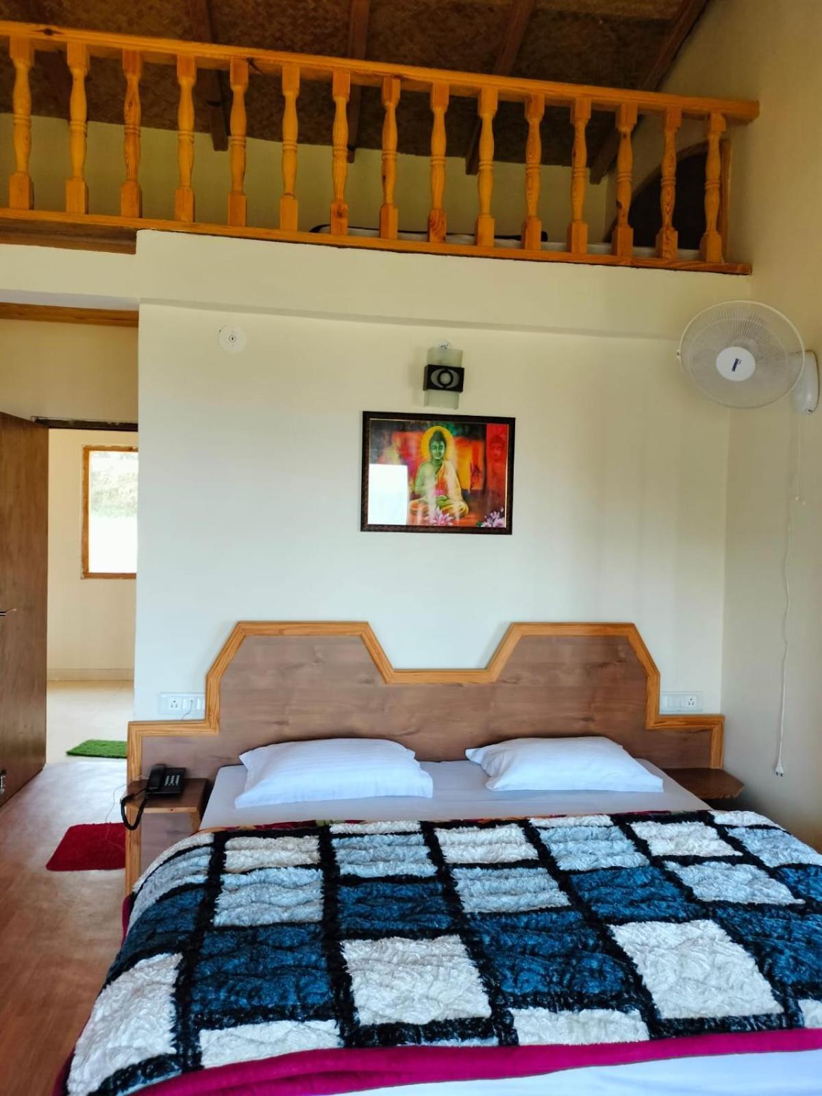 Elphinstone Inn Almora Extérieur photo