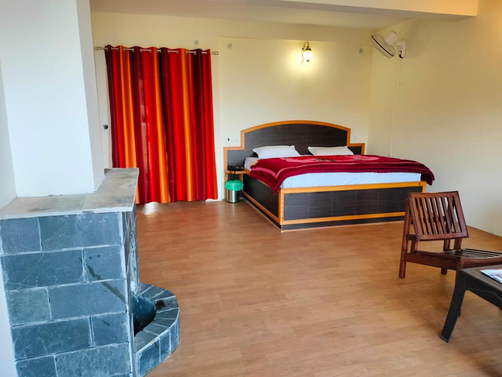 Elphinstone Inn Almora Extérieur photo