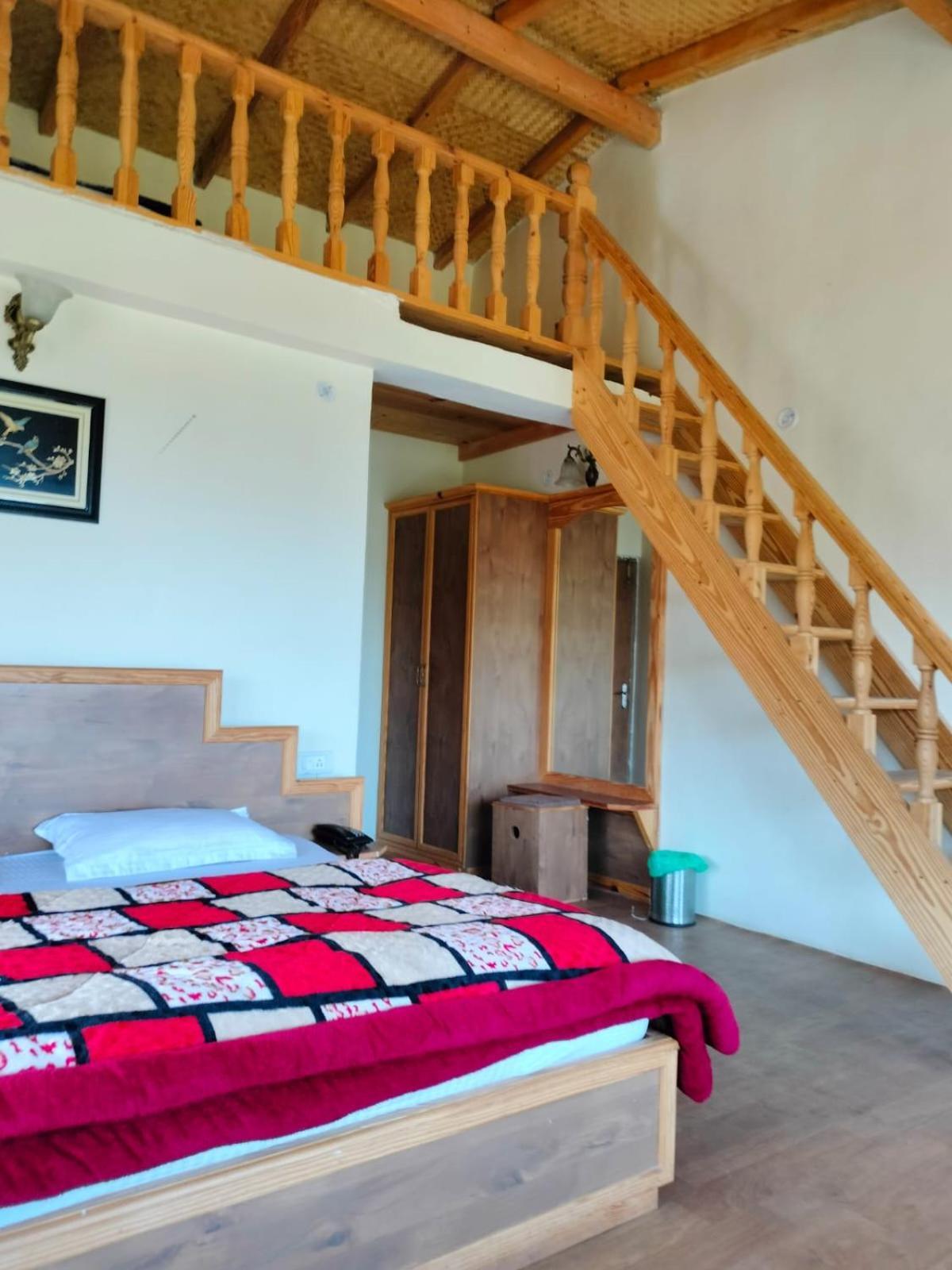 Elphinstone Inn Almora Extérieur photo