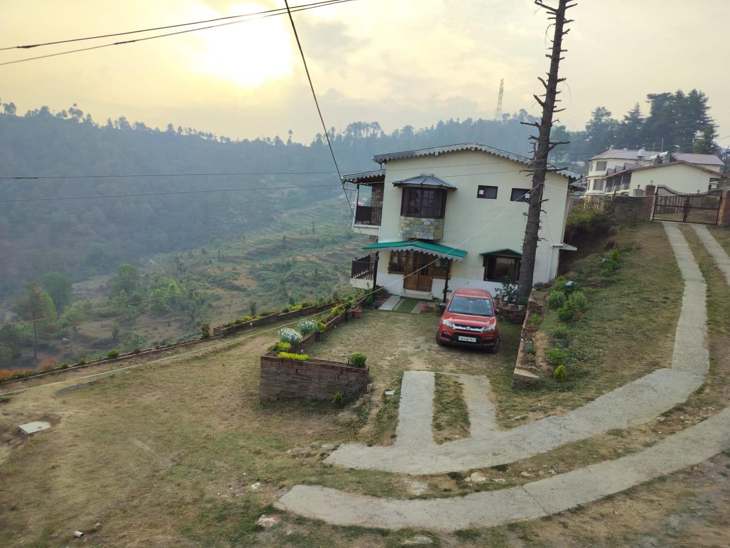 Elphinstone Inn Almora Extérieur photo