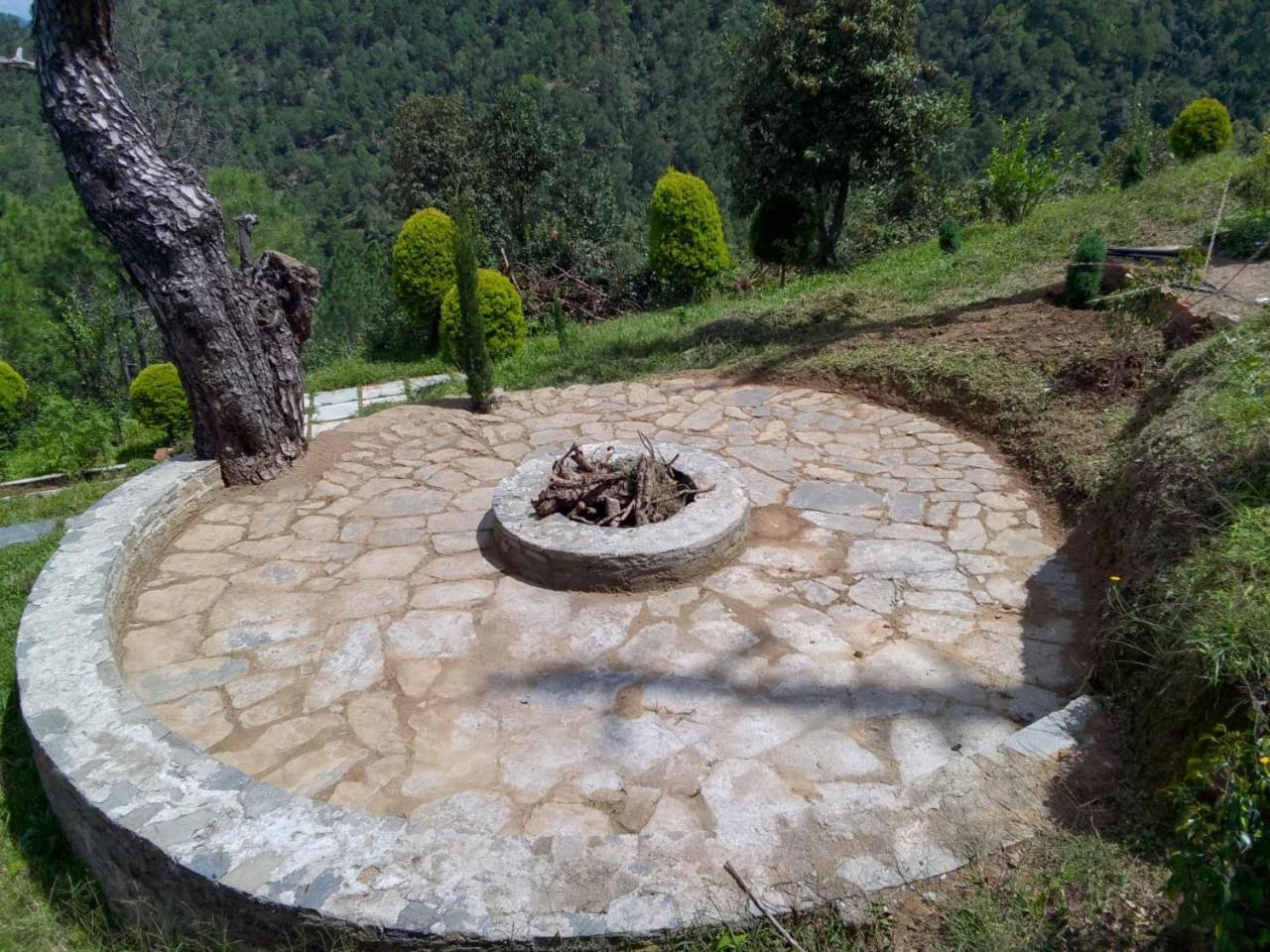 Elphinstone Inn Almora Extérieur photo
